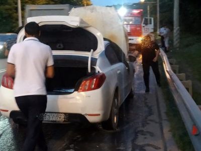 Вчера на трассе Симферополь-Ялта горел автомобиль