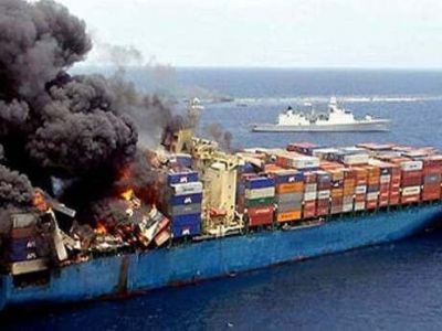 Российское судно загорелось в Японском море
