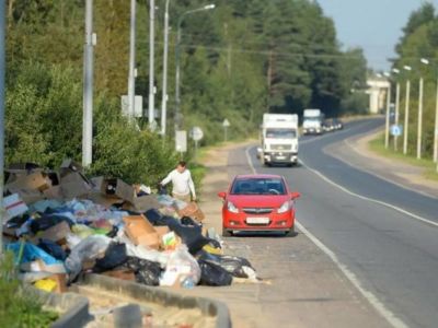 В России разрешили конфисковывать автомобили за выброшенный из машины мусор