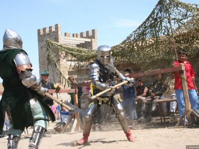 В Судакской крепости стартовал Рыцарский фестиваль "Генуэзский шлем"
