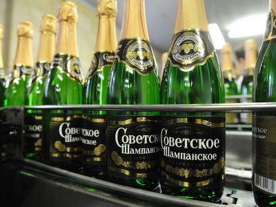 В России резко выросло производство собственного "шампанского" 