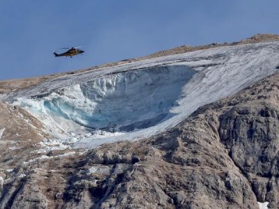  В Италии погибли 11 человек при обрушении ледника Мармолада
