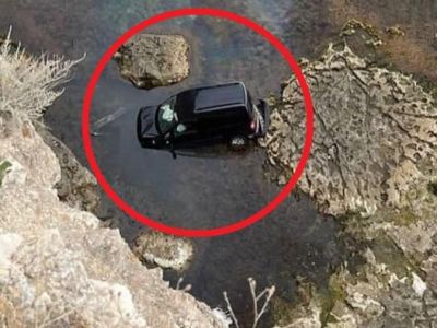 В Крыму автомобиль с двумя туристами рухнул с обрыва