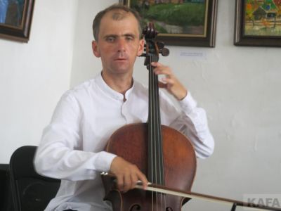 Известный московский виолончелист дал концерт в Феодосии 