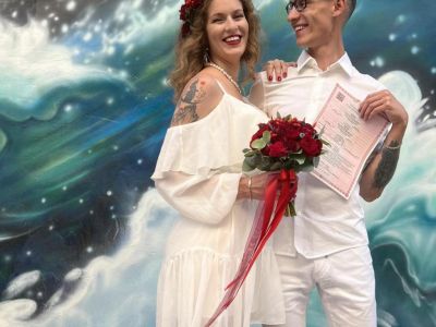 В первую неделю осени в Феодосийском городском отделе ЗАГС стартовал осенне-свадебный марафон 
