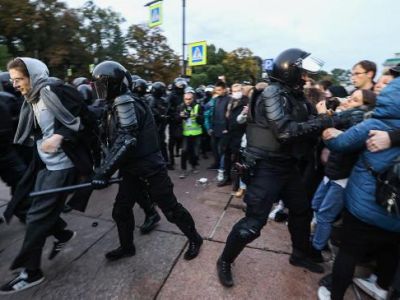 В городах России прошли задержания на акциях против мобилизации 
