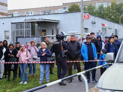 Неизвестный устроил стрельбу в школе Ижевска, погибло 13 человек