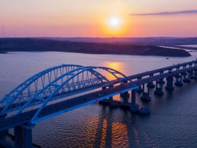 Туристы смогут встретить Новый год на Крымском мосту