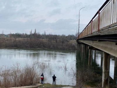 В Крыму закрыли движение по мосту через Северо-Крымский канал