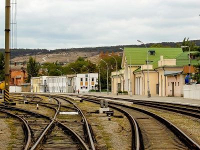 О  соблюдении правил безопасного поведения на железнодорожном транспорте Феодосии
