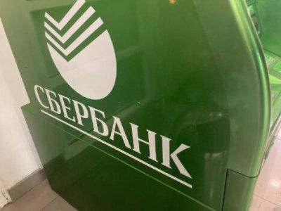 В Крыму начали работать банкоматы Сбербанка 