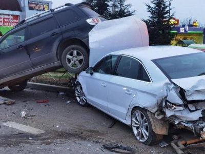 В Симферополе авария с несколькими автомашинами, один человек погиб