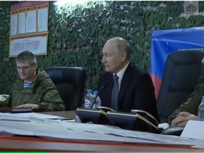 Путин посетил штаб группировки войск "Днепр" на Херсонском направлении