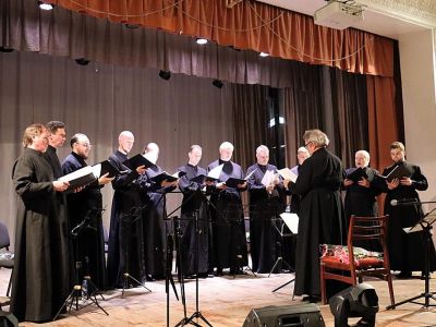 В Феодосии спел Московский православный хор