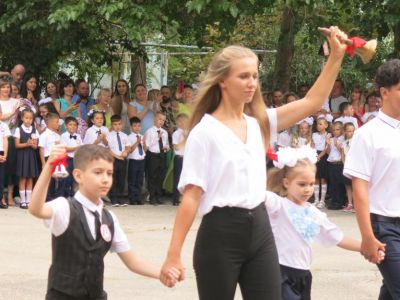 Последний звонок в школах Крыма прозвучит 22 мая