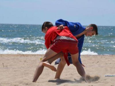 В Крыму прошел первый чемпионат по пляжному самбо