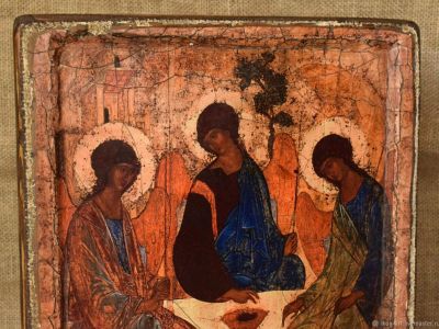 "Троицу" Рублева перевезли из Третьяковской галереи в храм Христа Спасителя