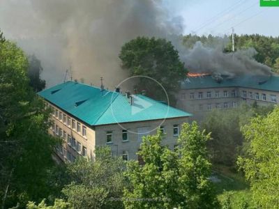 В Новосибирске горит центральная больница
