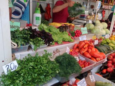 Цены на рынке Феодосии:  дорожает курятина, дешевеют овощи