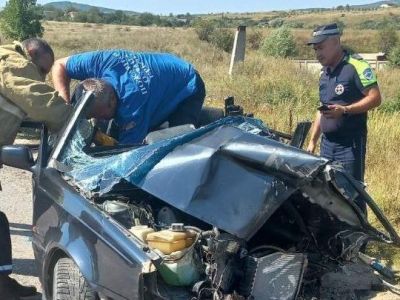 Под Симферополем произошло столкновение двух автомобилей «МАЗ» и «Volvo» 