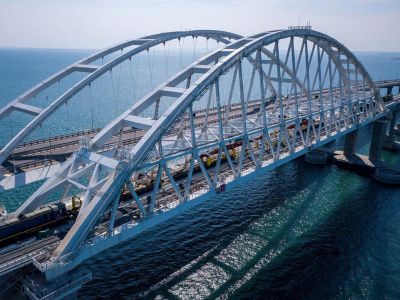 Глава парламента Крыма предложил запретить съемку на Крымском мосту