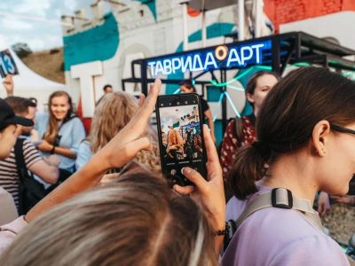 Первый в Крыму фестиваль уличных искусств от «Таврида.АРТ» стартовал в Судаке