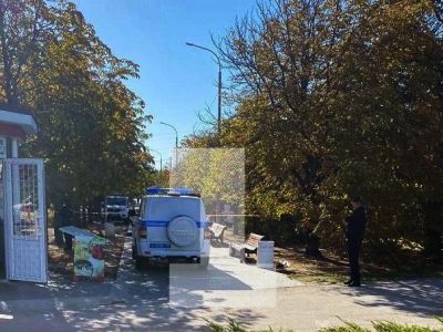 В Севастополе возле торгового центра нашли труп мужчины