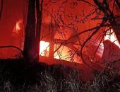 В Крыму ночью дотла сгорели ВАЗ-2109 и Lexus