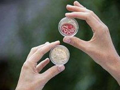 В Украине выпустили монеты с борщом