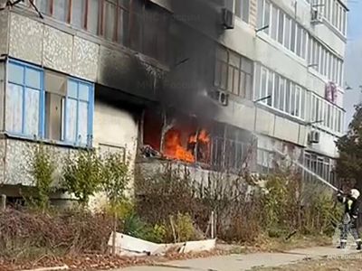 В Феодосии из горящего дома эвакуировали 10 человек 