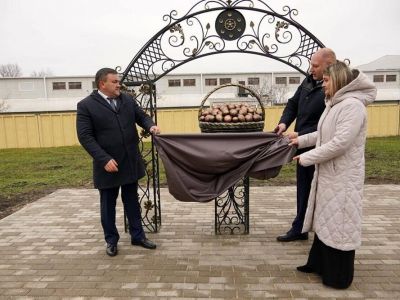 В Беларуси снова установили памятник картошке