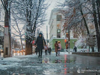 Сегодня в Крыму выпал первый снег, но сразу начал таять
