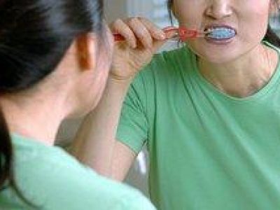 Стоматолог перечислил главные правила чистки зубов