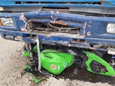 В Крыму водитель мотоцикла погиб, врезавшись в бетономешалку
