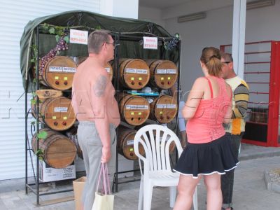 Несанкционированная торговля вином уже появилась в Феодосии и Коктебеле  