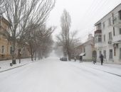 В Феодосии дороги посыпают реагентами