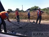 В столице Крыма работники не желают ремонтировать дороги ночью