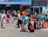 Ещё месяц на паромной переправе в Крым пассажиры будут трижды проходить контроль