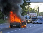 В Симферополе на проспекте Победы загорелся автомобиль