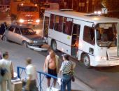 В центре Феодосии автобус столкнулся с легковым автомобилем