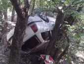 В Крыму на горной дороге автомобиль сорвался в обрыв (фото)