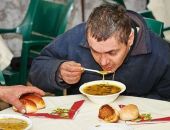 В Феодосии для нуждающихся организованы бесплатные обеды