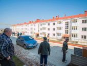 Переселенцы из защитной зоны Крымского моста получили новые квартиры в Керчи