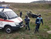 В Крыму под Судаком произошло ДТП – легковой автомобиль опрокинулся в кювет (фото)