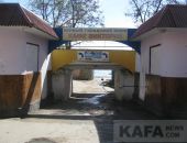 В Феодосии Первый городской пляж утопает в мусоре