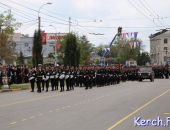 В Керчи прошел военный парад в честь Дня Победы и шествие «Бессмертного полка» (фото)