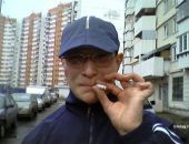 В России предложили запретить курение у подъездов