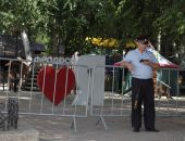День города, 29 июля, - середина дня: ветер, много полиции, мало людей