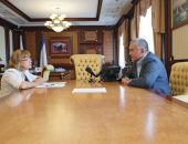 Сотрудники крымских больниц пожаловались Аксёнову  на низкие зарплаты