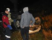 Ночью в Крыму автомобиль слетел с моста и упал у железнодорожных путей